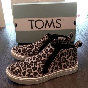 NWT Tom's Bryce Sneakers